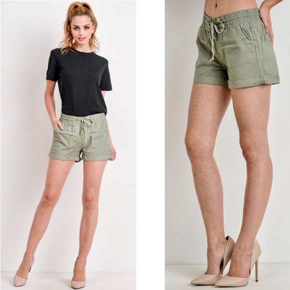 “Ellen” Linen Shorts with Elastic Waistband - Picture 4 of 5